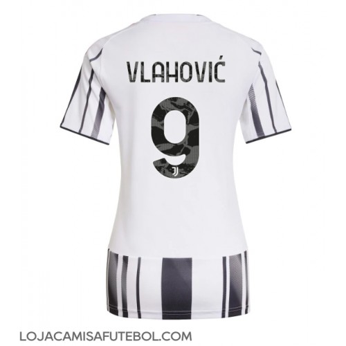 Camisa de Futebol Juventus Dusan Vlahovic #9 Equipamento Principal Mulheres 2025-26 Manga Curta